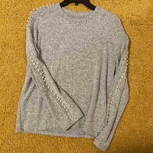 women’s sweater grey with pearl sleeves